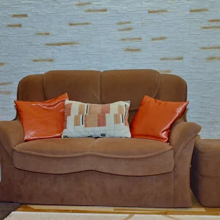 Adel Apartament *