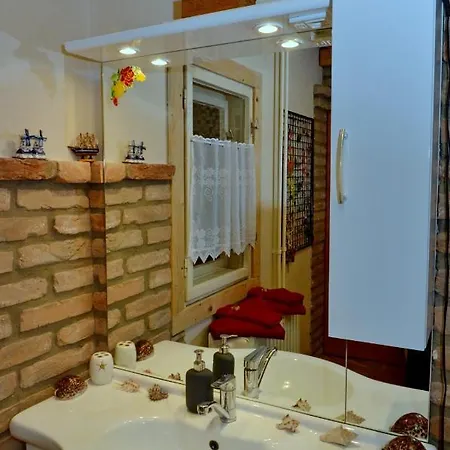 Adel Apartment
