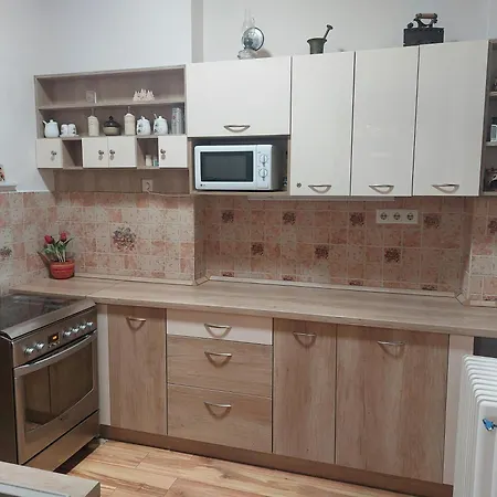 Apartment Adel
