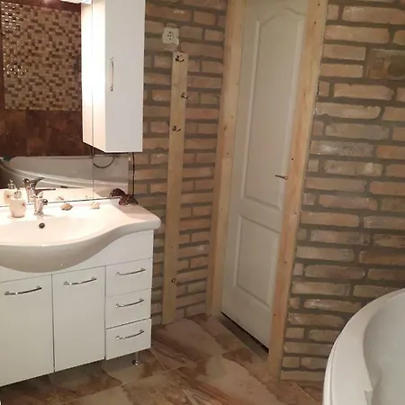 Adel Apartment *