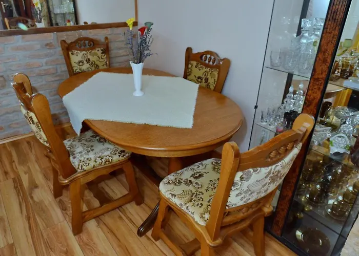 公寓 Adel Kaposvár